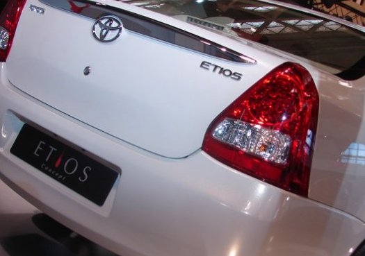 Toyota Etios Diesel Photos. Toyota Etios sedan 050110 6